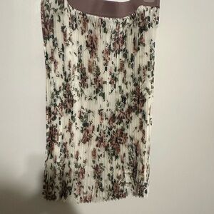 Accordion Style LuLaRoe Lavender Floral Pencil Skirt